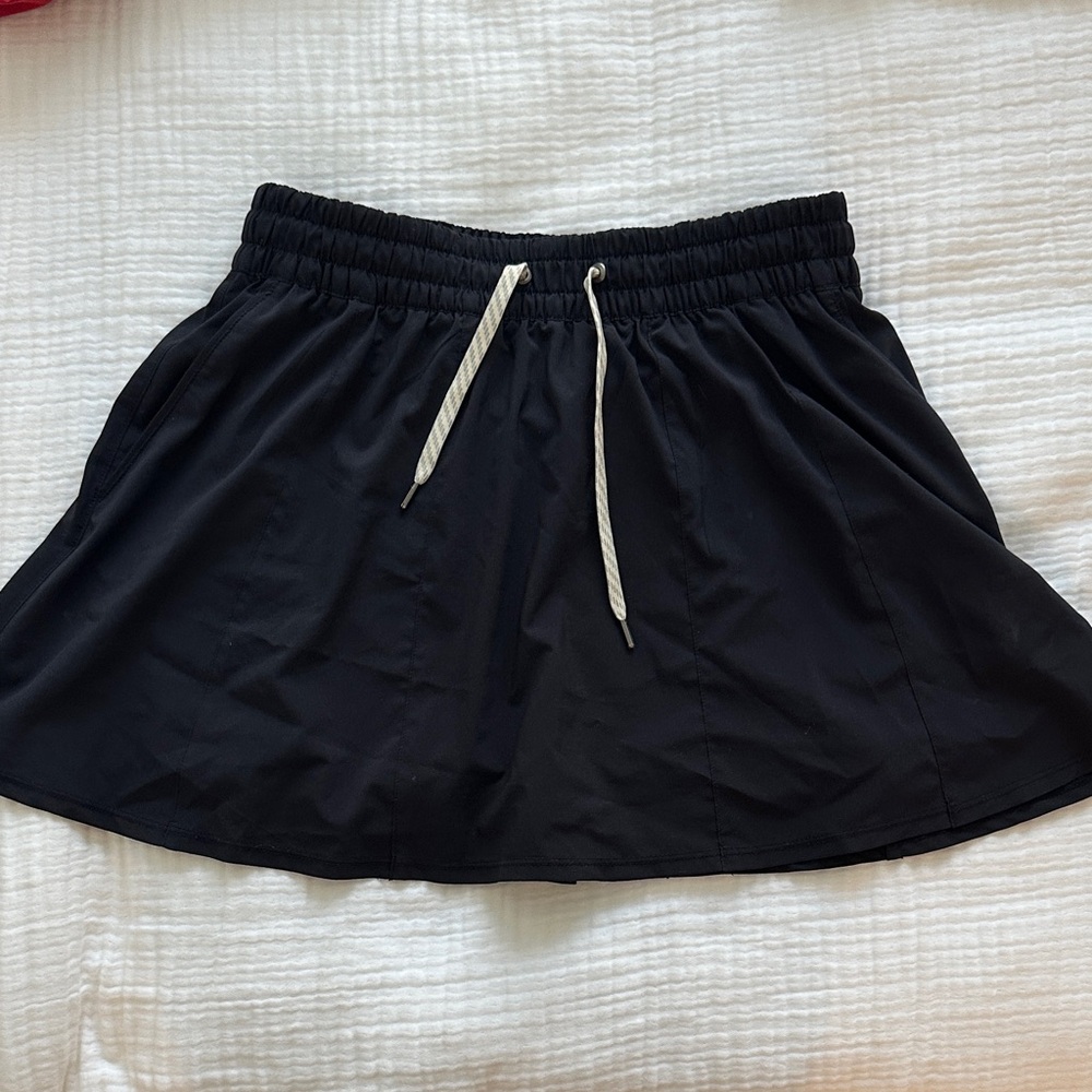 Vuori Clementine Black Women's Skirt with Drawstring Waist